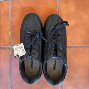 Grace Women's Black Lace-Up Sneakers